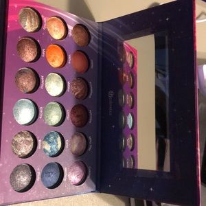 Galaxy Chic Eyeshadow palette